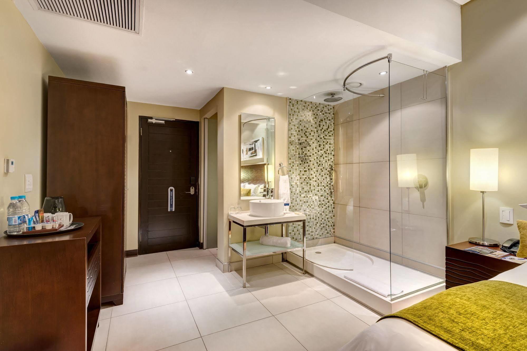 Protea Hotel By Marriott Transit O.R. Tambo Airport Kempton Park Luaran gambar
